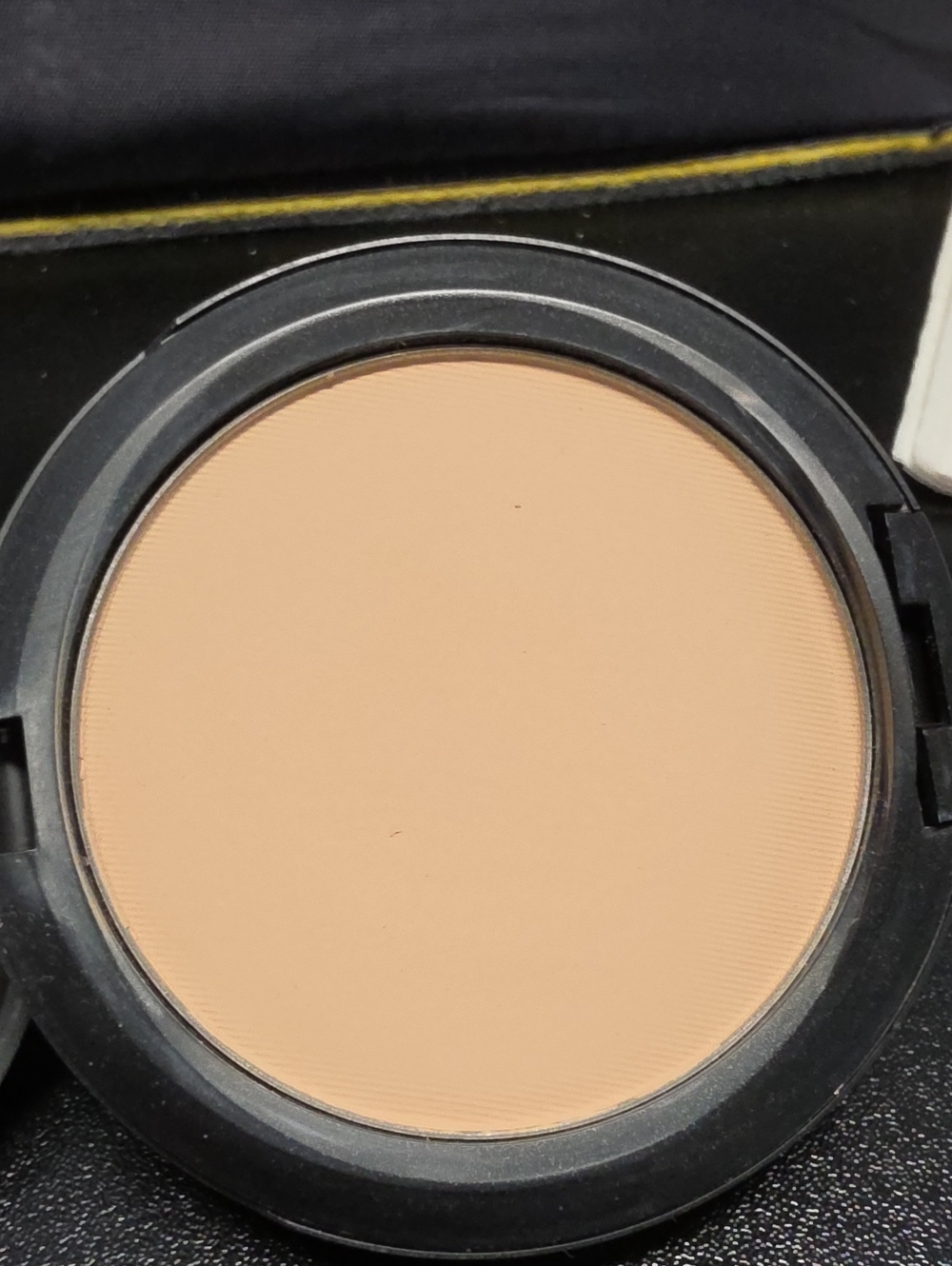 MAC Studio Fix - C2 - Picture 2 of 4